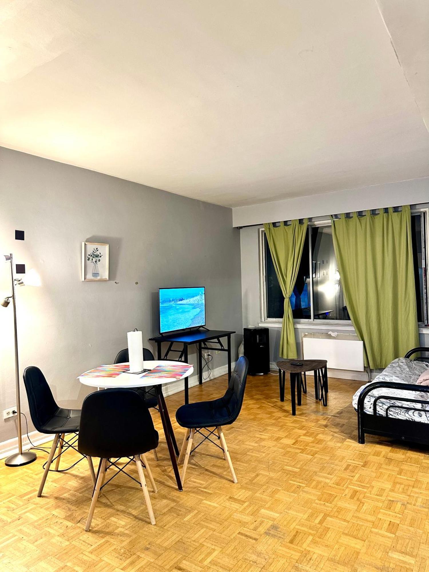 דירות מונטריאול Affordable Cuttie 4 Persons 2 Beds In Downtown מראה חיצוני תמונה