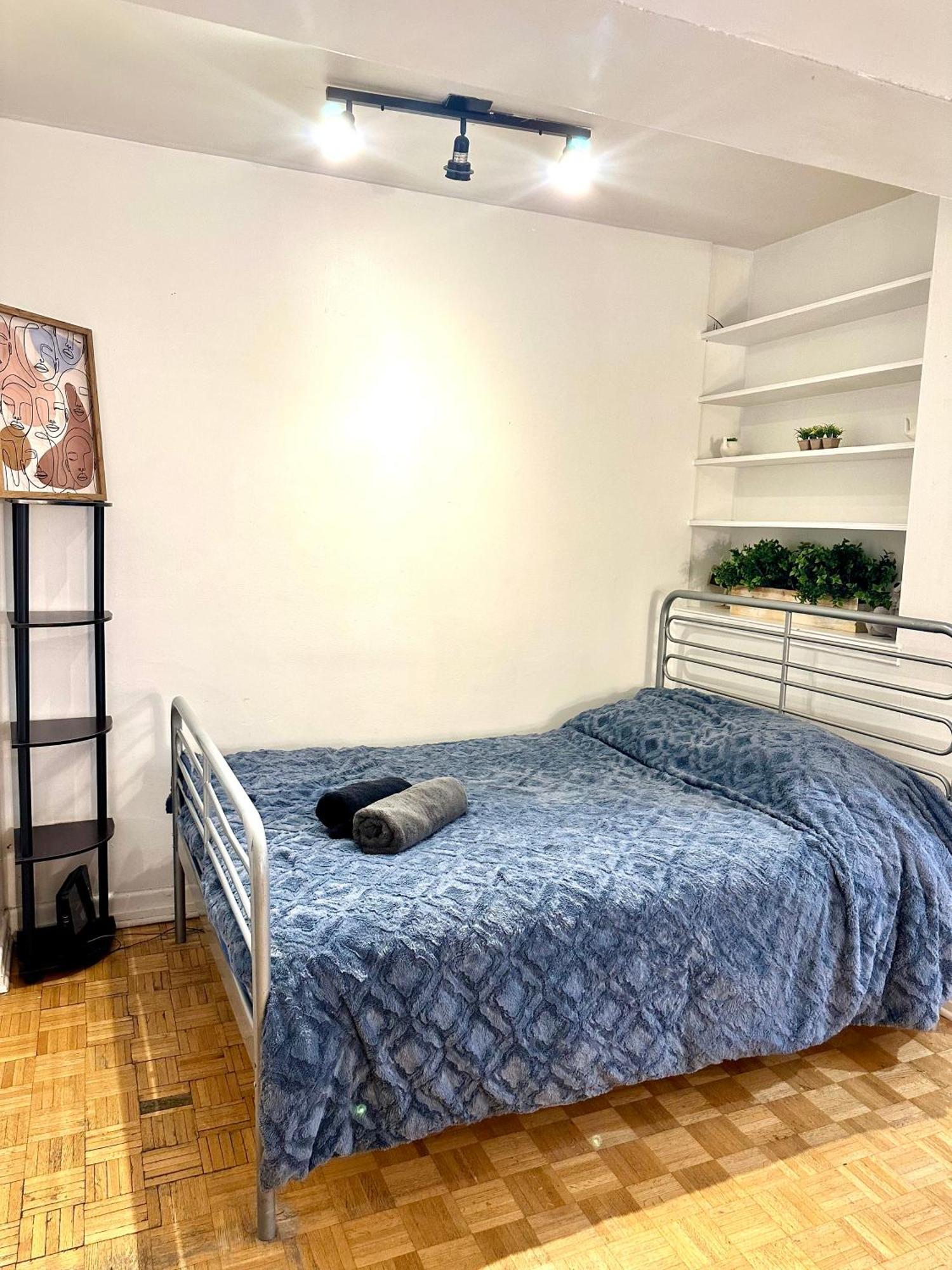 דירות מונטריאול Affordable Cuttie 4 Persons 2 Beds In Downtown מראה חיצוני תמונה